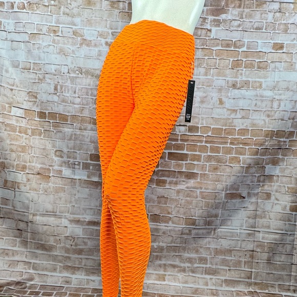 New Mix Pants - New Mix Women's Butt Scrunch Textured Neon Workout Leggings - Size: L / XL - NWT